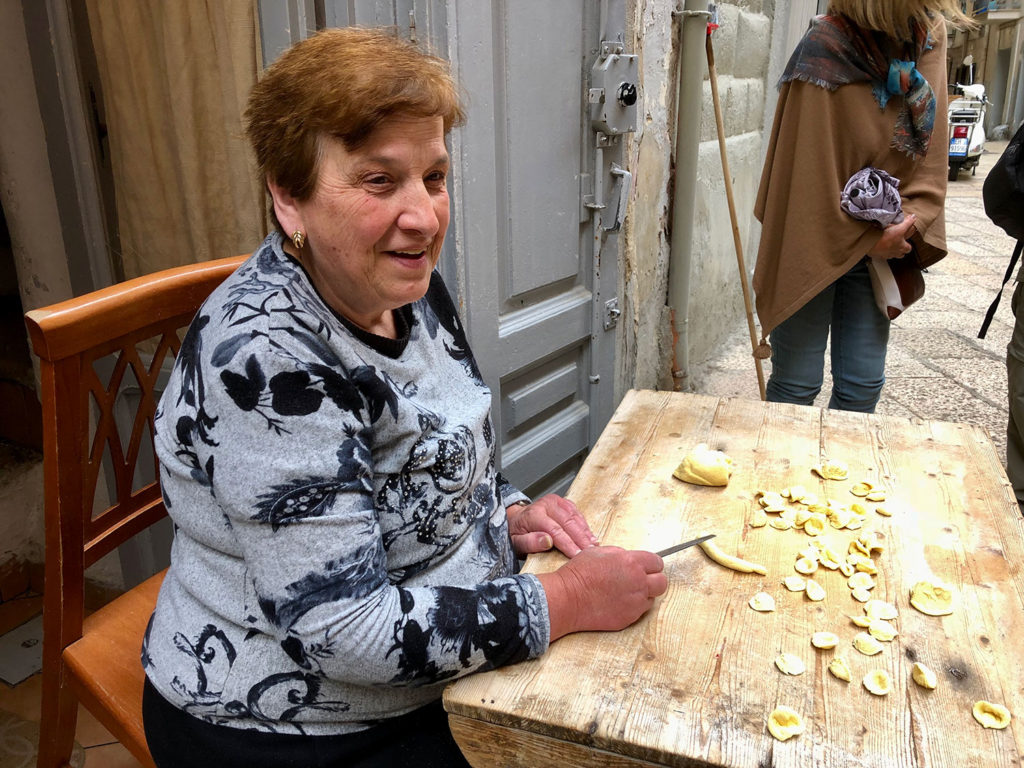 Grace, orecchette maker in Bari