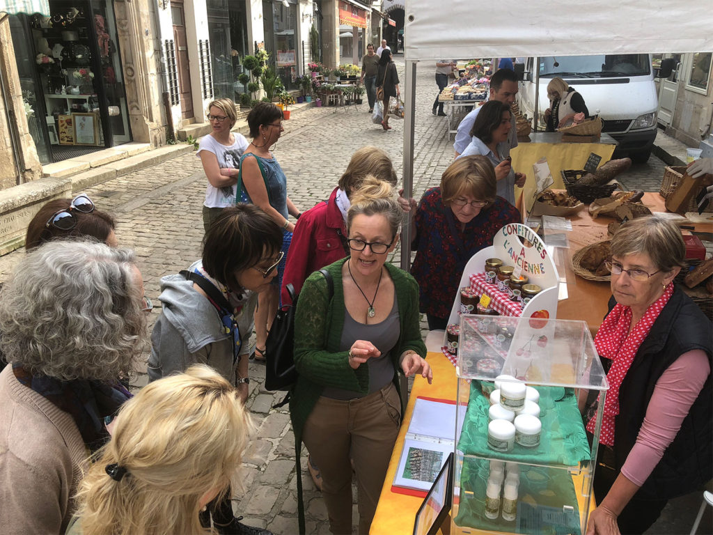 Katherine Frelon leading a food tour